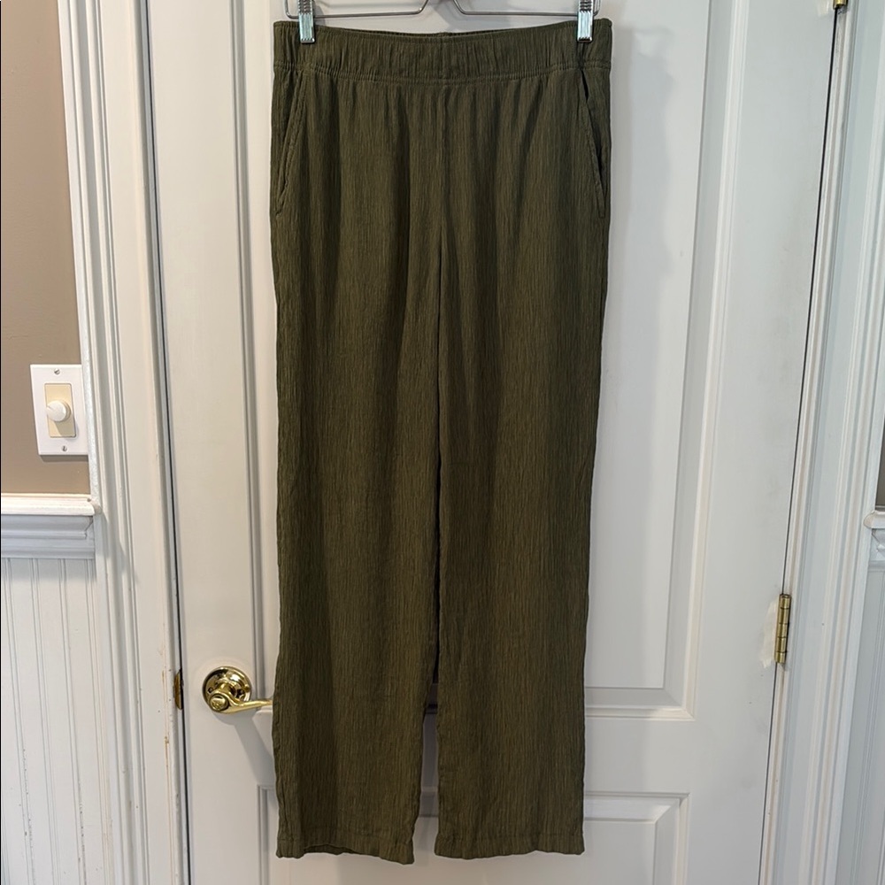 GAP olive green pant
